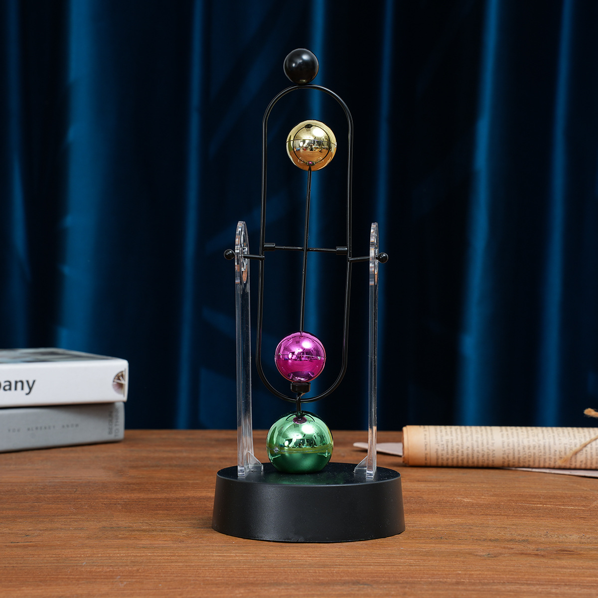 Pêndulo de Newton: Decoração M - Newton Cradle Large avaliação e preço