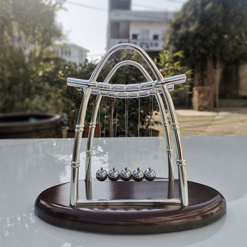 Newton berço equilíbrio bola f - Newton Cradle Large avaliação e preço