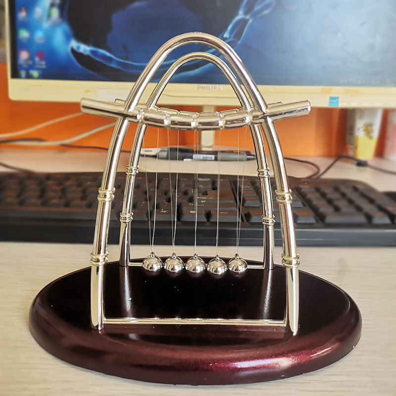 Newton berço equilíbrio bola f - Newton Cradle Large avaliação e preço